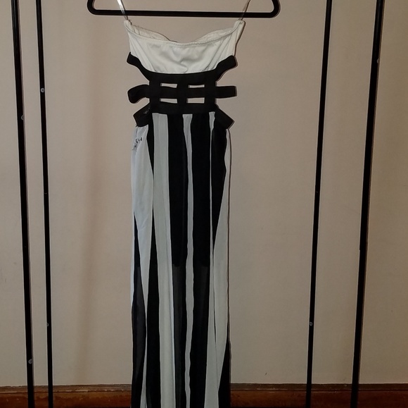 AKIRA CHICAGO FASHION DRESS - Picture 2 of 2